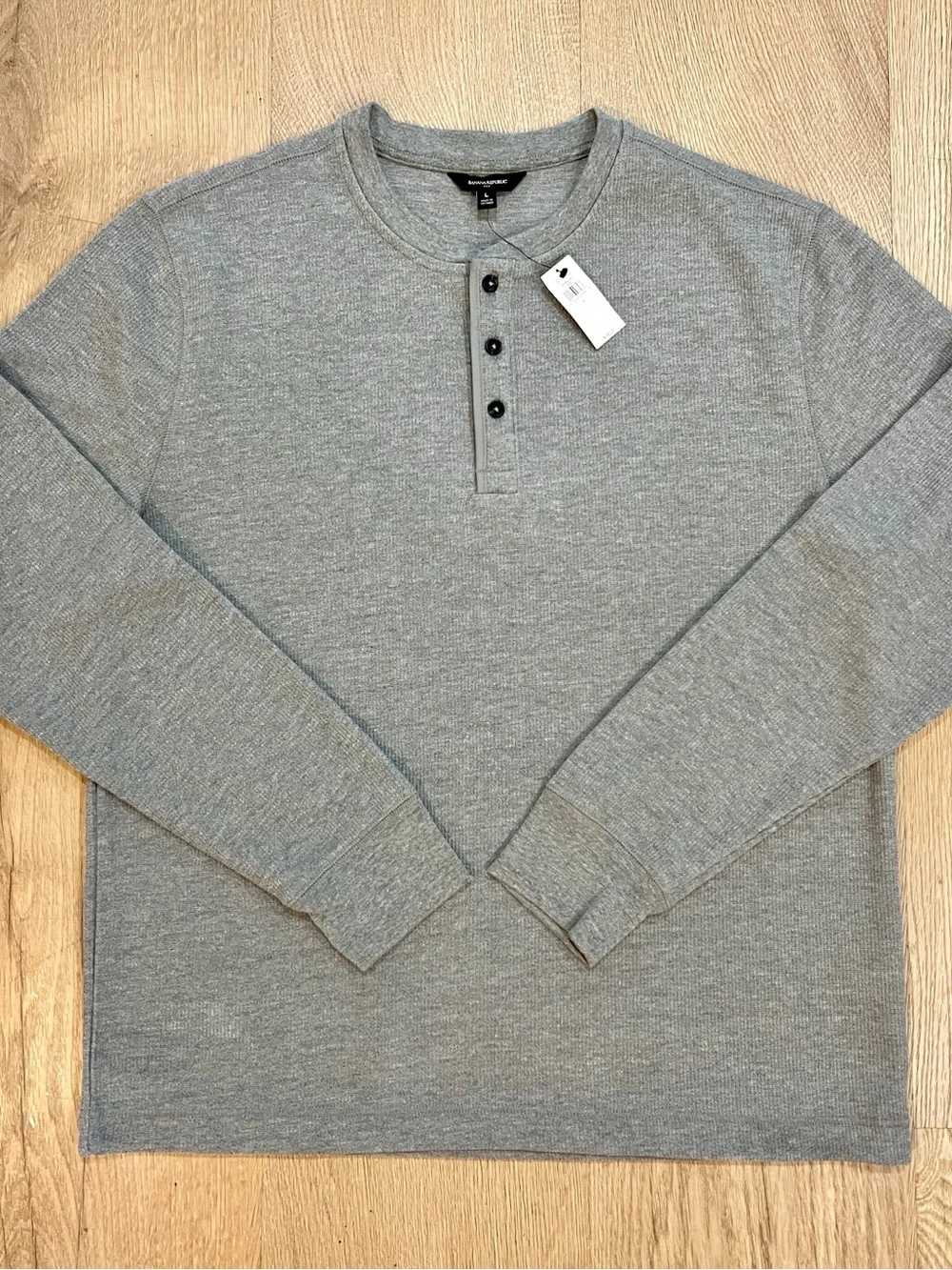 Banana Republic Men’s Size L Grey Waffle Knit Henley Pullover Long Sleeve Shirt
